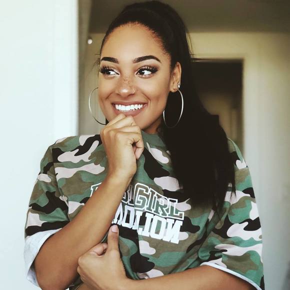 Meet your Posher, Monique - Picture 1 of 1